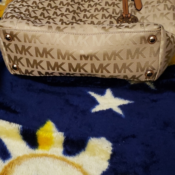 Michael kors medium tote - Picture 3 of 3